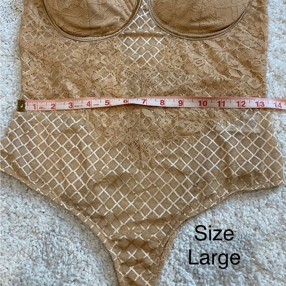 Tan lace bodysuit small NWT - Picture 13 of 15